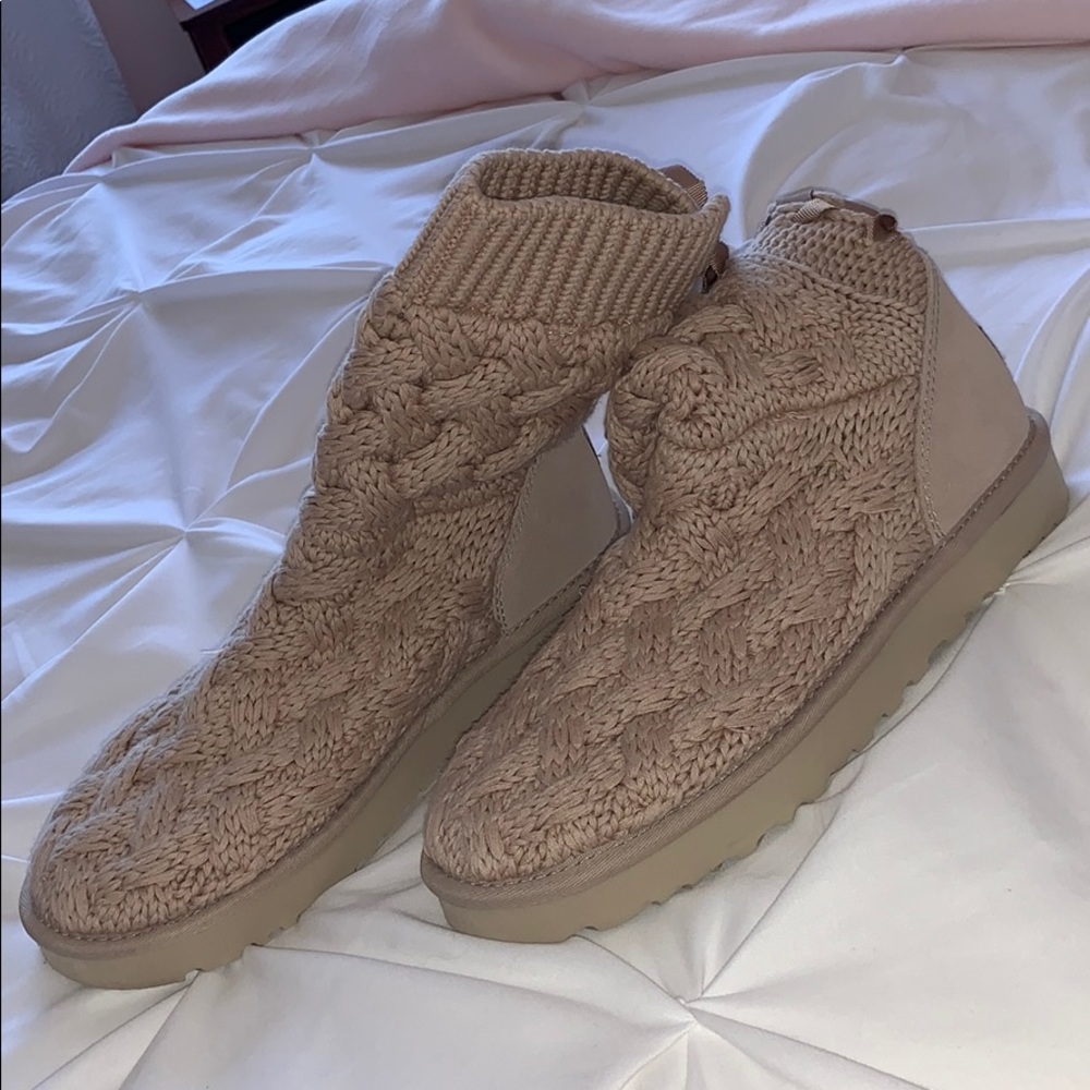 UGGS